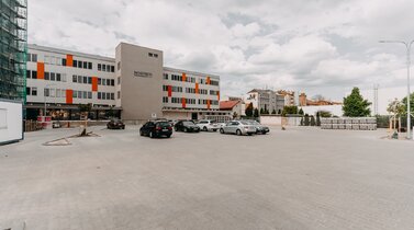 NOVÉ PARKOVIŠTĚ - OC KŘENOVÁ